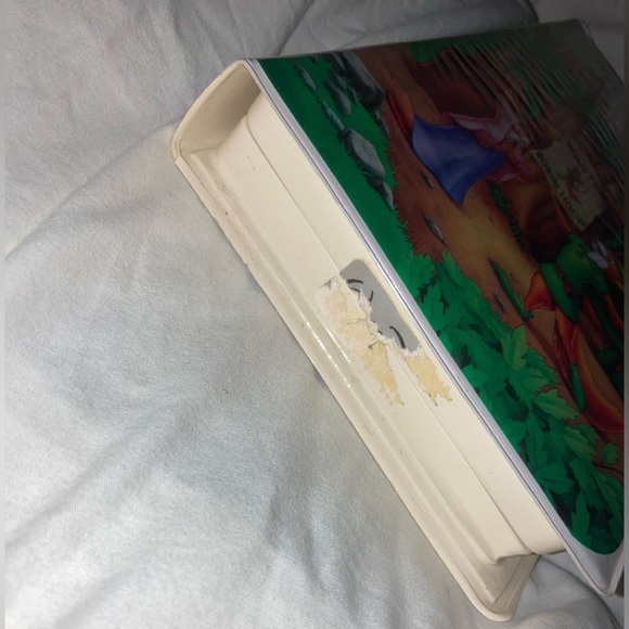 A Walt Disney Classic Robin Hood - Picture 7 of 13